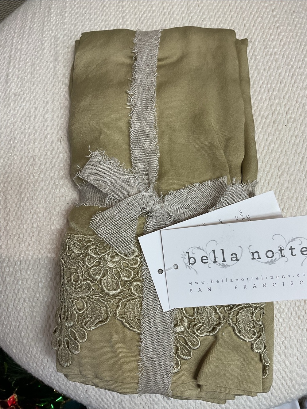 NWT BELLA NOTTE King Pillow Case set